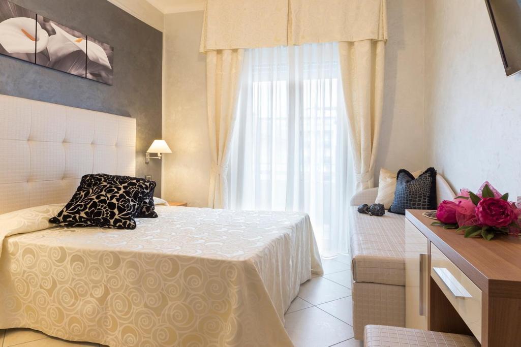 Hotel Petronio Riccione Eksteriør billede